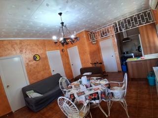 Chalet in Corralet-Bonanza-Tres Rutas. Chalet total reformado con piscina, terraza, parcela. ubicado en