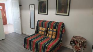 Rent Office space in El Castell. Sala de estar con baño compartido