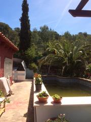 Chalet en Casco Antiguo. No tiene gastos comunitarios.  piscina de 8x4.  jardín y huerto.