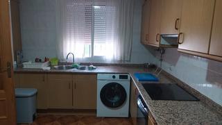 Xalet en Casco Antiguo. Hay 2 construcciones: chalet de 82 m con 3 habitaciones y 1 bao