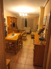 Appartement en El Castell. Bajo vivienda ubicado en burjassot