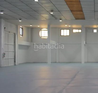 Foto 26124766-66f6-4e9a-8be5-b190fb381193. Alquiler nave industrial nave ubicada en polígono Fuente del Jarro. precio negociable. en Paterna