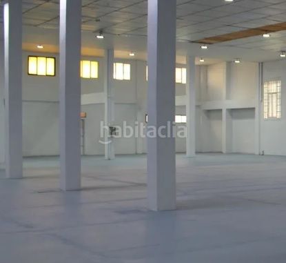 Foto b095e7e8-786c-40f5-97b0-004b0de195ac. Alquiler nave industrial nave ubicada en polígono Fuente del Jarro. precio negociable. en Paterna