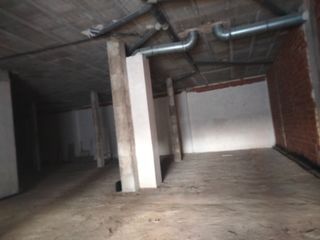 Alquiler Local Comercial en Moncada. Local a la calle 1 puerta de persiana.