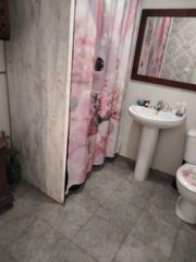 Local commercial à Zona Campus Universitario. Local con mejoras, por el precio de 130.000€ ubicado en burjasso