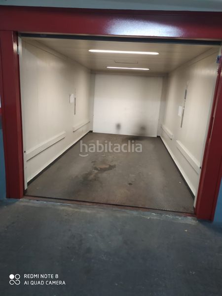Foto c52403ae-e65c-4343-90c1-0a9ffcad0545. Aparcament cotxe a El Castell Burjassot