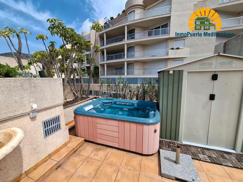 Foto 33be7db6-bf1c-4a79-93dd-eeb8256ef576. Àtic amb xemeneia calefacció aparcament piscina a Altea