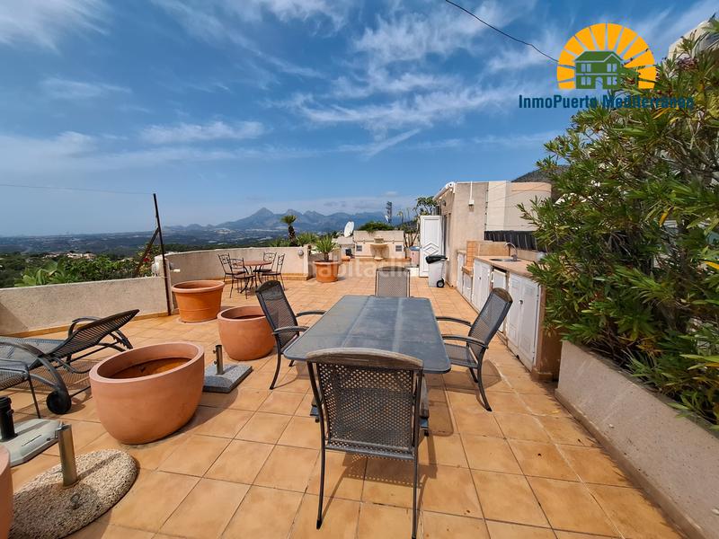 Foto 36b0326d-74ca-4aea-a08e-78e0519ebbe3. Àtic amb xemeneia calefacció aparcament piscina a Altea