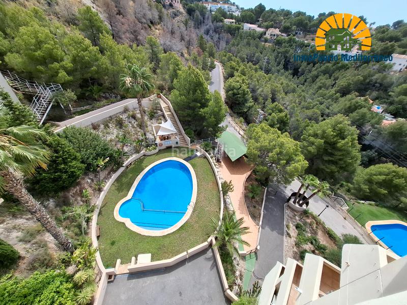 Foto 7673392f-6131-4ba2-b539-2b8e8e2efa05. Àtic amb xemeneia calefacció aparcament piscina a Altea