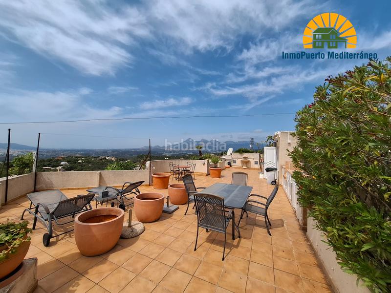 Foto a27675b7-34d4-4f3b-ac8c-ecebcf56f8f6. Àtic amb xemeneia calefacció aparcament piscina a Altea