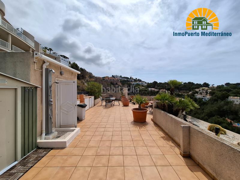 Foto bfc4a59e-42fd-4536-be63-3aae0ea77240. Àtic amb xemeneia calefacció aparcament piscina a Altea