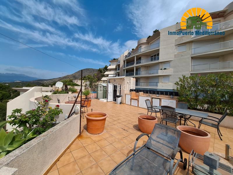 Foto c0511fbb-a455-4bfb-843a-038a8d978770. Àtic amb xemeneia calefacció aparcament piscina a Altea