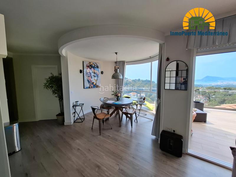 Foto eaff3316-b7dd-4318-8417-9962fa828086. Àtic amb xemeneia calefacció aparcament piscina a Altea