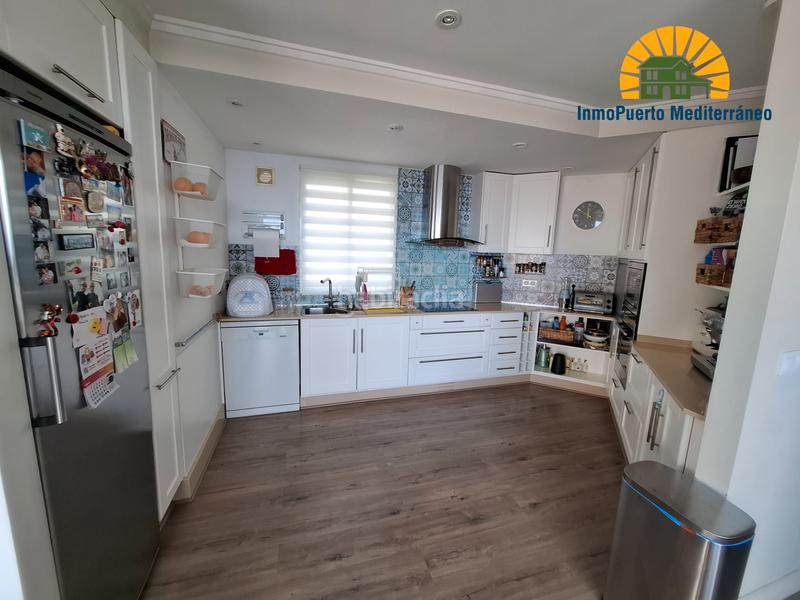 Foto fd7729e4-bc8d-469c-967a-a9ecba418d8a. Àtic amb xemeneia calefacció aparcament piscina a Altea