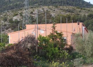 Masia a Biar. Casa con gran parcela alquilada en paraje figueral , biar