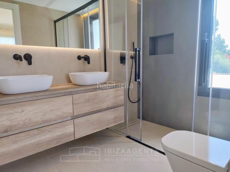 Foto f062fb39-3ccb-4fae-8105-4601ecd9d461. Casa in calle abejaruco 2 in Cap Martinet Santa Eulària