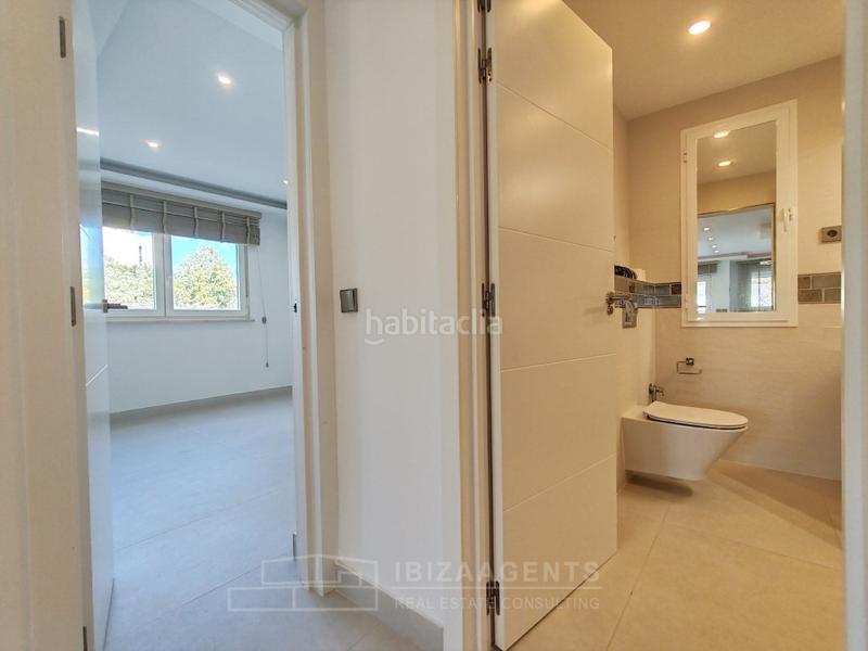 Foto 191a835b-2d1a-4e93-b32d-ca94927ed195. Piccolo appartamento in Marina Botafoc-Talamanca Ibiza