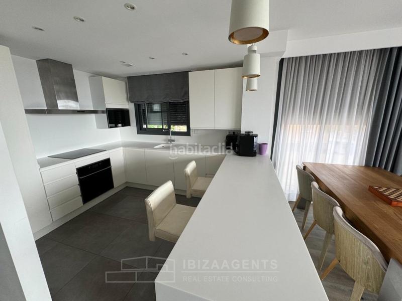 Foto 02511ad6-9c8c-47dc-8f8a-e3f5ca867585. Apartamento ático de lujo en siesta, santa eulalia en Santa Eulària