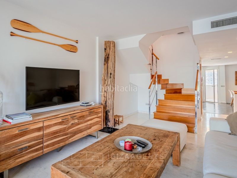 Foto 1b8ea665-a548-4bfb-a853-c2ba0f0217fe. Casa aparellada amb aparcament a Marina Botafoc-Talamanca Ibiza