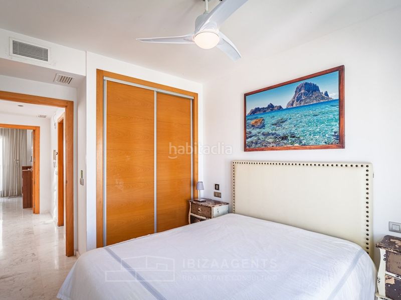 Foto 3ff8b65d-7c67-493b-96a0-eb61f9bf2abf. Casa aparellada amb aparcament a Marina Botafoc-Talamanca Ibiza