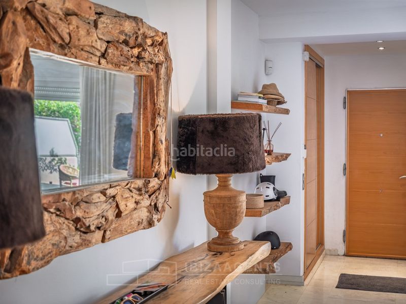 Foto 8c7b34a5-738b-49d8-a5b8-0c48b50a933c. Casa aparellada amb aparcament a Marina Botafoc-Talamanca Ibiza