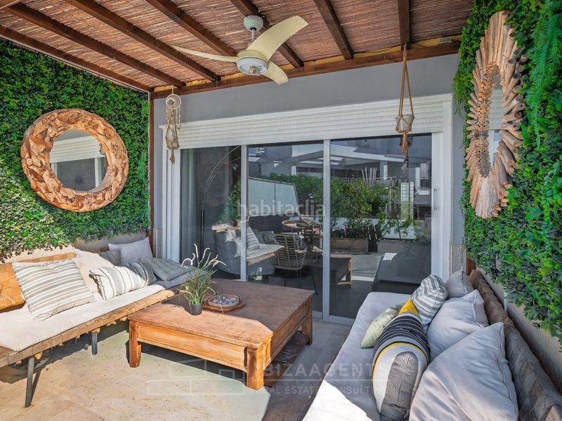 Foto fb532d4d-9ad6-4a29-9c74-c9caf7bbebe1. Casa aparellada amb aparcament a Marina Botafoc-Talamanca Ibiza