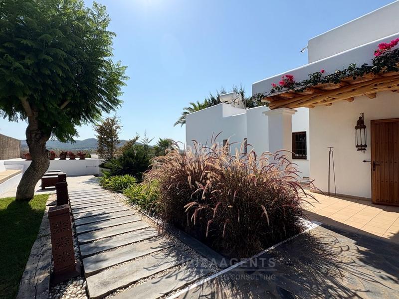 Foto 1f5427a7-eb58-4960-9b5d-00f6da86122b. Location maison avec piscine dans Puig d´en Valls Santa Eulària