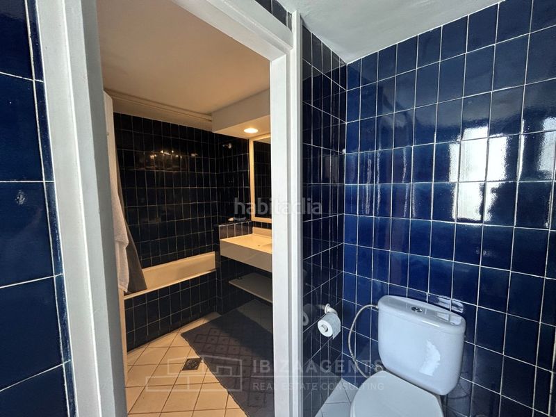 Foto 018db43b-3a61-451b-bf46-33086c162ad4. Apartament amb piscina a Marina Botafoc-Talamanca Ibiza