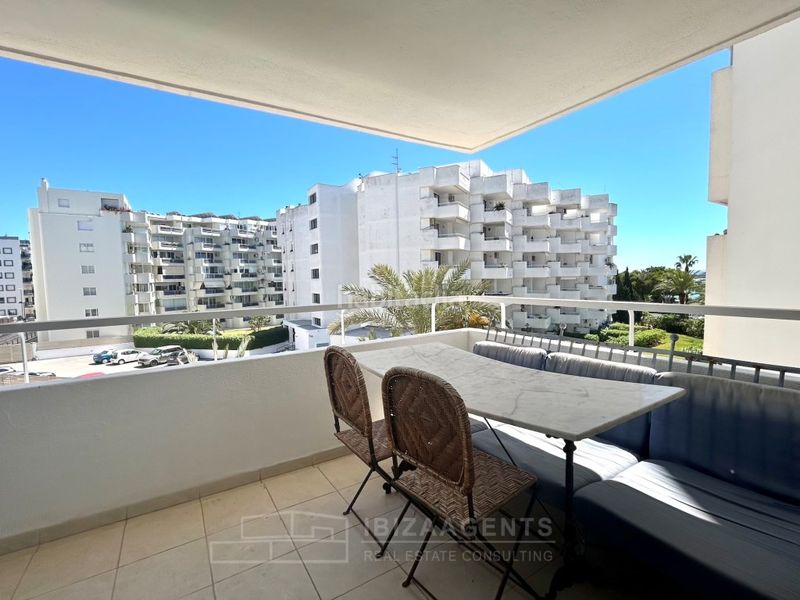 Foto 6aeb3985-8285-4dd8-b1bc-07b278484eb9. Apartament amb piscina a Marina Botafoc-Talamanca Ibiza