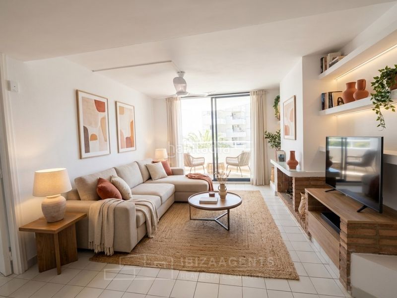 Foto 8d9b9aa2-b1e9-4455-9b10-faf12f3f5f27. Apartament amb piscina a Marina Botafoc-Talamanca Ibiza