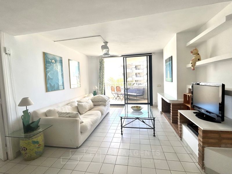 Foto dbfeb5d0-fee0-4f2a-b6c3-43dc212f7285. Apartament amb piscina a Marina Botafoc-Talamanca Ibiza