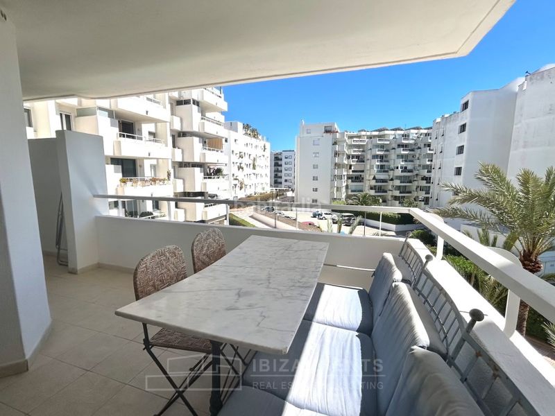 Foto dc42f144-758a-4f65-ac28-5de658dd9c1e. Apartament amb piscina a Marina Botafoc-Talamanca Ibiza