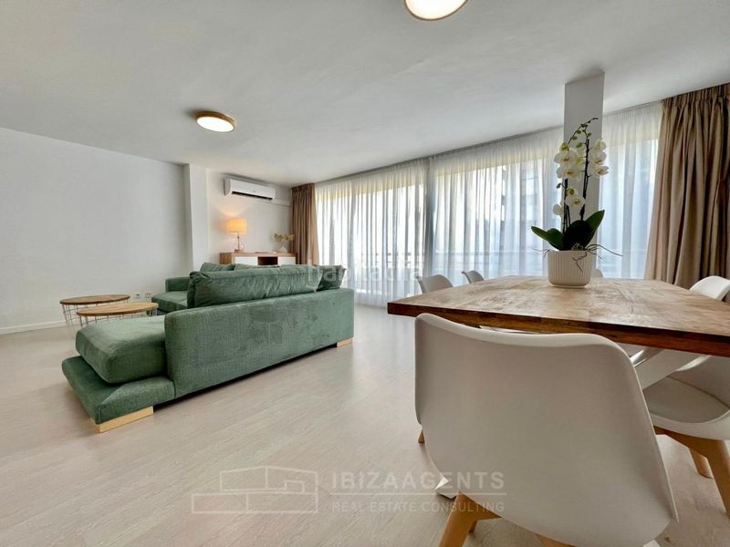 Foto 3259a8db-5332-4c74-b8a1-c897978e97dd. Apartament amb piscina a Marina Botafoc-Talamanca Ibiza