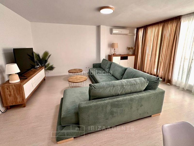 Foto 7623f77e-ae53-453f-a830-7f06342dda81. Apartament amb piscina a Marina Botafoc-Talamanca Ibiza