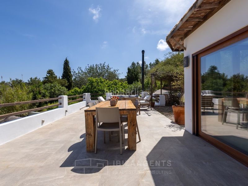 Foto 5f8e6109-7b5e-4a12-a8a8-3640d1254334. Casa amb aparcament a Sant Carles Santa Eulària