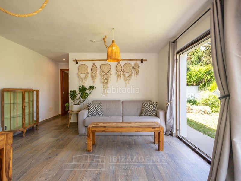 Foto aee1c52a-749c-4c26-994b-e37ca0221e3f. Casa amb aparcament a Sant Carles Santa Eulària