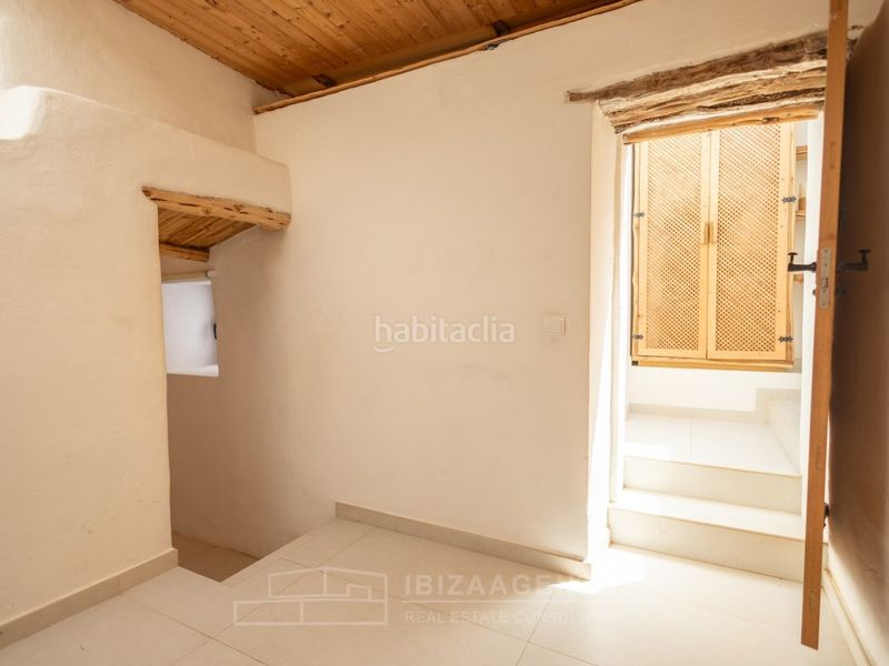 Foto b607a0f1-aa8a-430b-8c21-f1b5e9546a94. Casa amb aparcament a Sant Carles Santa Eulària