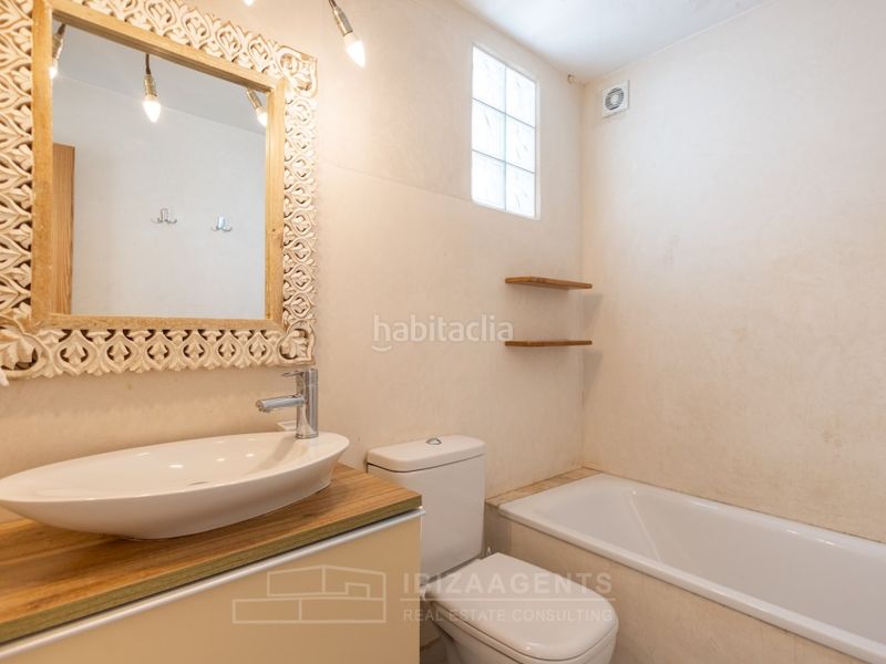 Foto b8eb3213-1a6c-48a7-b2e4-6c85bda03014. Casa amb aparcament a Sant Carles Santa Eulària