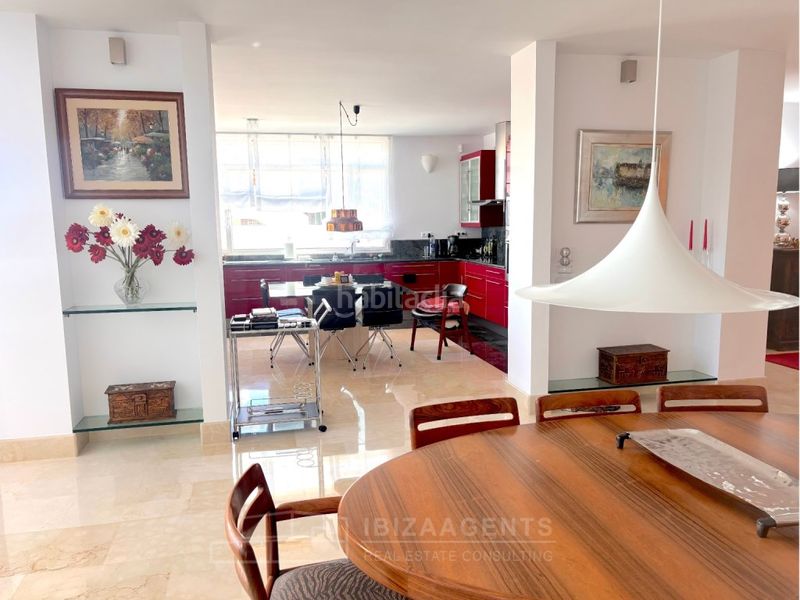 Foto 400cb287-cc68-4d68-81e3-736578b39b2e. Casa amb aparcament piscina a Santa Eulària des riu Santa Eulària