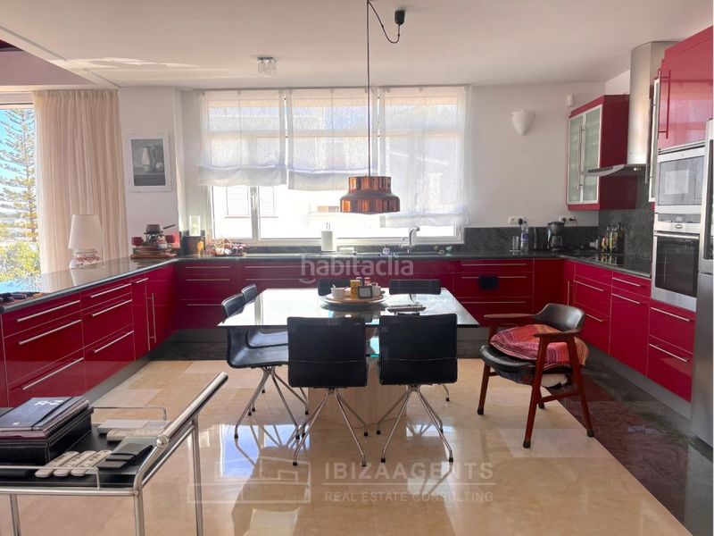 Foto 47c3e46a-d1c0-4537-bac6-f070a7629005. Casa amb aparcament piscina a Santa Eulària des riu Santa Eulària