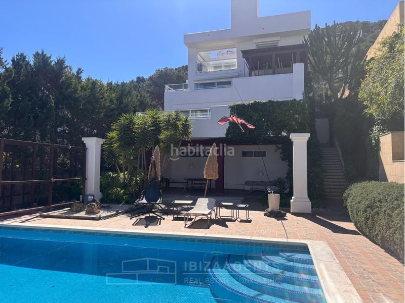 Foto 662c005e-96c1-4f59-a15e-f0cc79eed8ae. Casa amb aparcament piscina a Santa Eulària des riu Santa Eulària