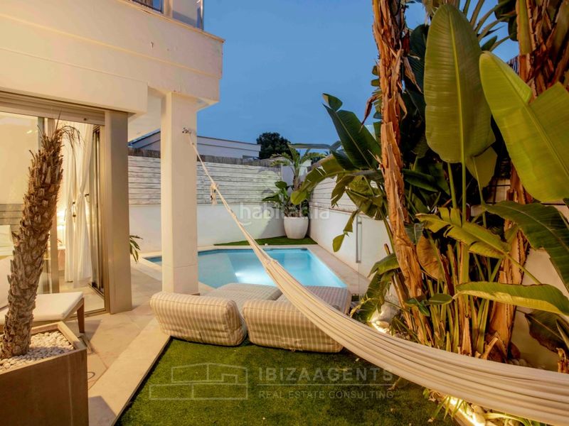 Foto 49552150-0a07-41db-8406-e3d746b7b2b8. Dúplex amb aparcament piscina a Marina Botafoc-Talamanca Ibiza