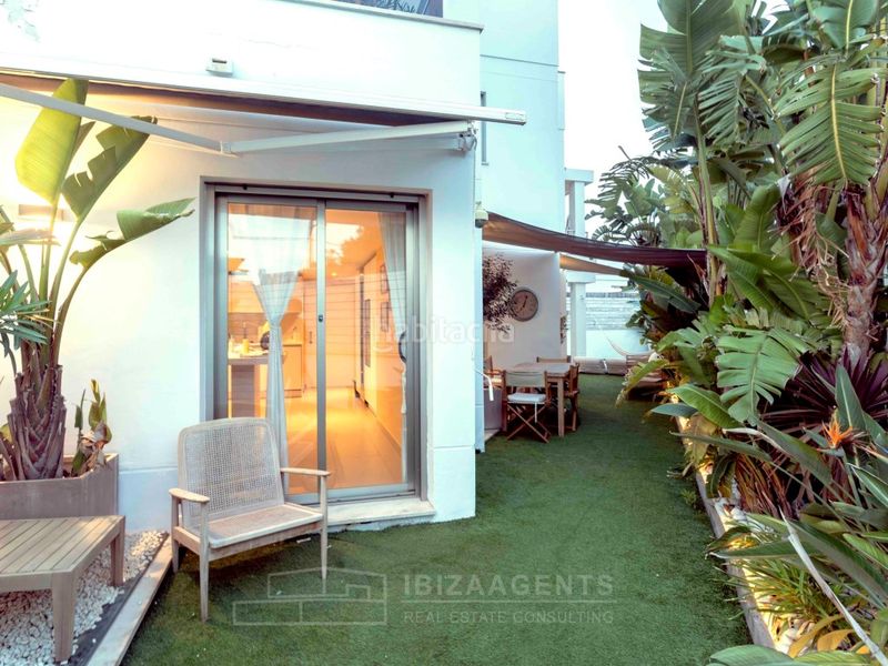 Foto a4b05468-9264-468d-aef2-f820275298da. Dúplex amb aparcament piscina a Marina Botafoc-Talamanca Ibiza
