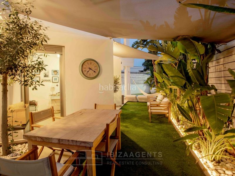 Foto e83f00a8-6b24-4a6e-8c19-2e1104122b29. Dúplex amb aparcament piscina a Marina Botafoc-Talamanca Ibiza