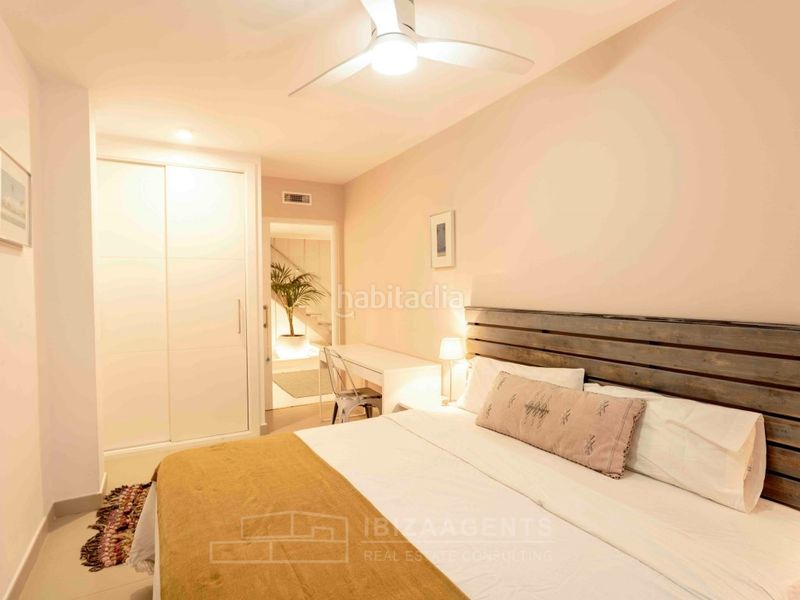 Foto eefa1bd9-492b-47c2-b1e6-dfe53cbec488. Dúplex amb aparcament piscina a Marina Botafoc-Talamanca Ibiza