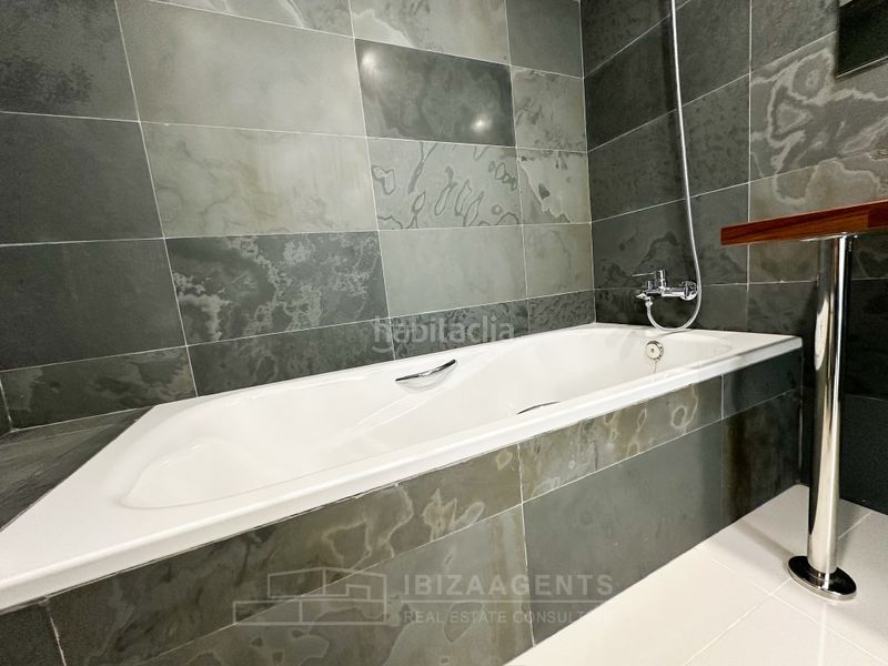 Foto 4c48ce41-025c-4461-9518-9004083f0b78. Dúplex a Ses Figueretes - Platja d'en Bossa - Cas Serres Ibiza