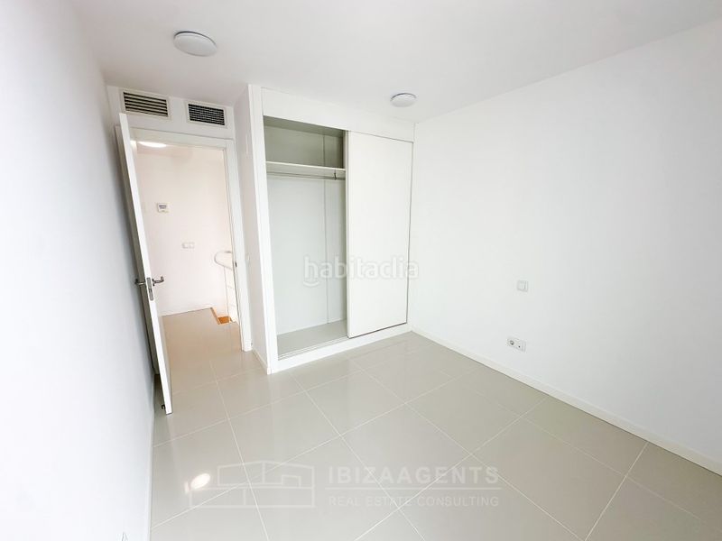 Foto 704c0d8e-4347-4e46-bd03-0b8cf2b4f409. Dúplex a Ses Figueretes - Platja d'en Bossa - Cas Serres Ibiza