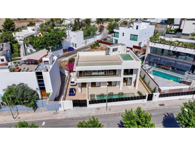 Foto a6168cc7-a271-4c26-ac9f-4c7d1b01e2b3. Casa amb aparcament piscina a Jesús Santa Eulària
