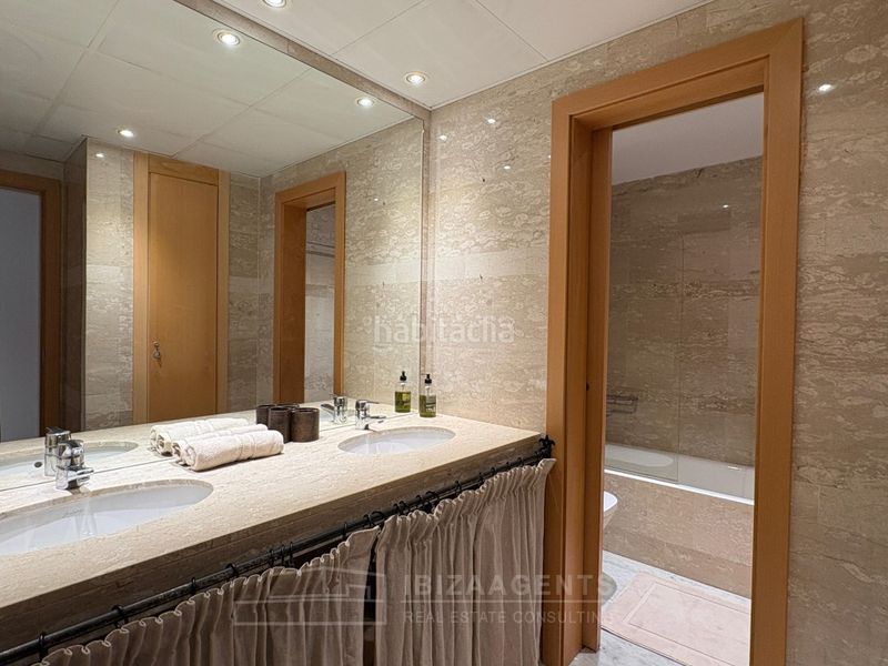 Foto b26658f3-60c7-4526-af8d-808afbebbeaf. Lloguer apartament amb aparcament piscina a Marina Botafoc-Talamanca Ibiza