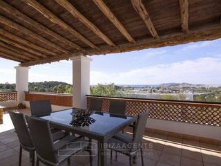 House  Calle cisne. Villa con vistas a dalt vila, cerca de can rimbau
